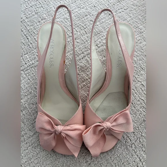 Pink Aerosoles Heels With Bows - Picture 1 of 7